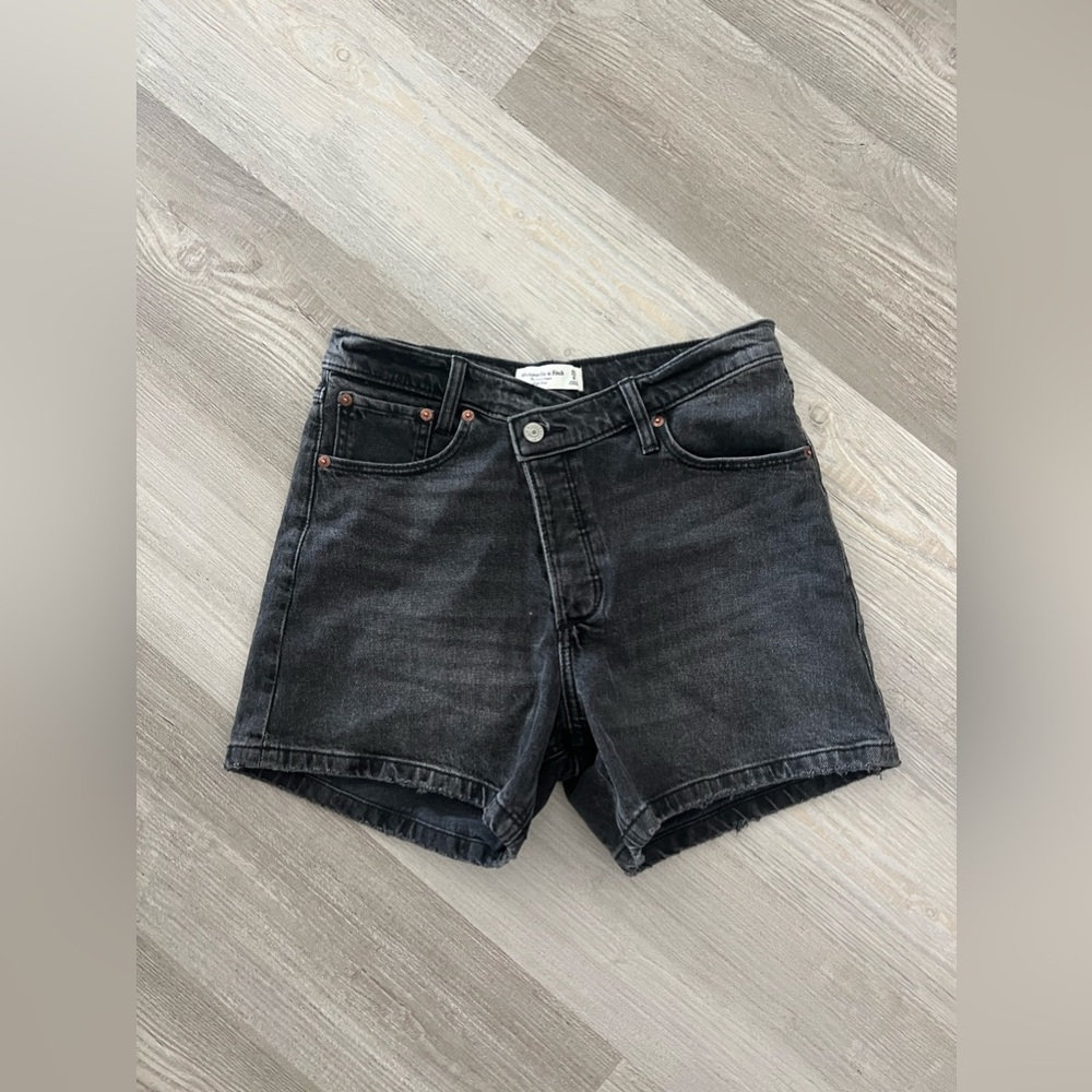 Abercrombie & Fitch High Rise Dad Denim Shorts